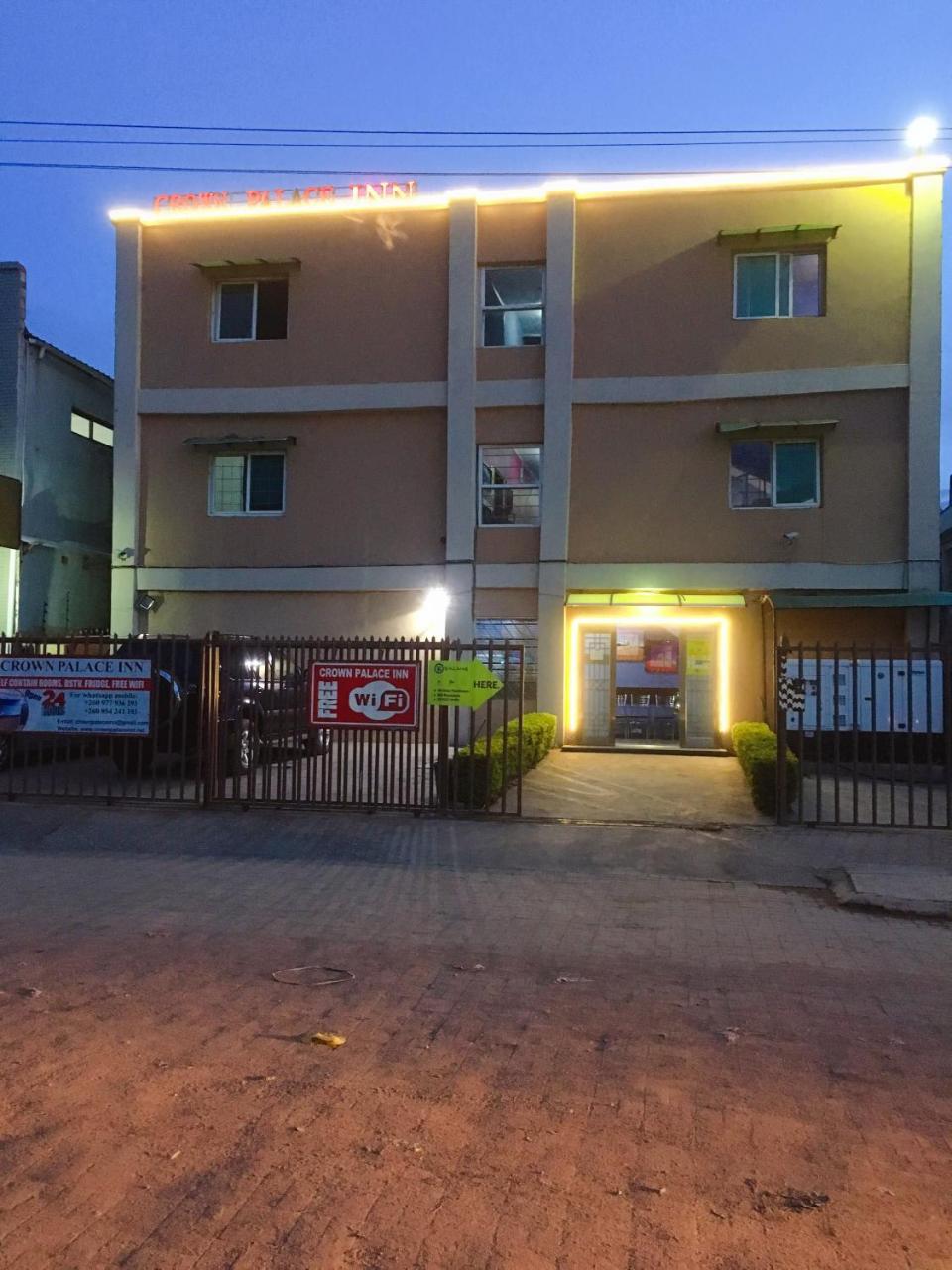 Crown Palace Inn Lusaka Kültér fotó