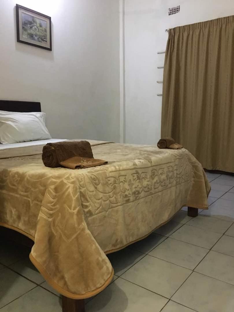 Crown Palace Inn Lusaka Kültér fotó