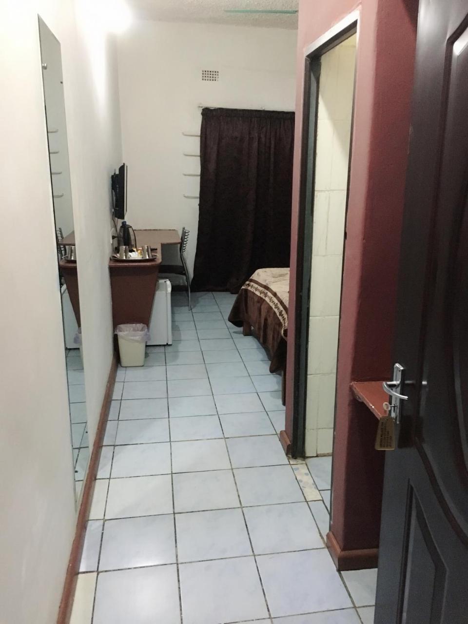Crown Palace Inn Lusaka Kültér fotó